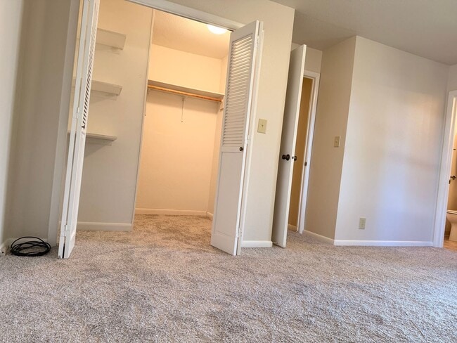 Building Photo - Short term 6 month rental available. 2 bedroom, 2 bath home in Boise!