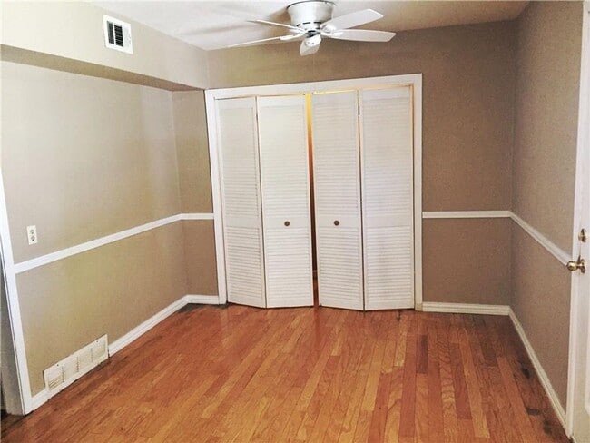 Building Photo - Remodeled 1 story home in Hurst with original plank wood flooring