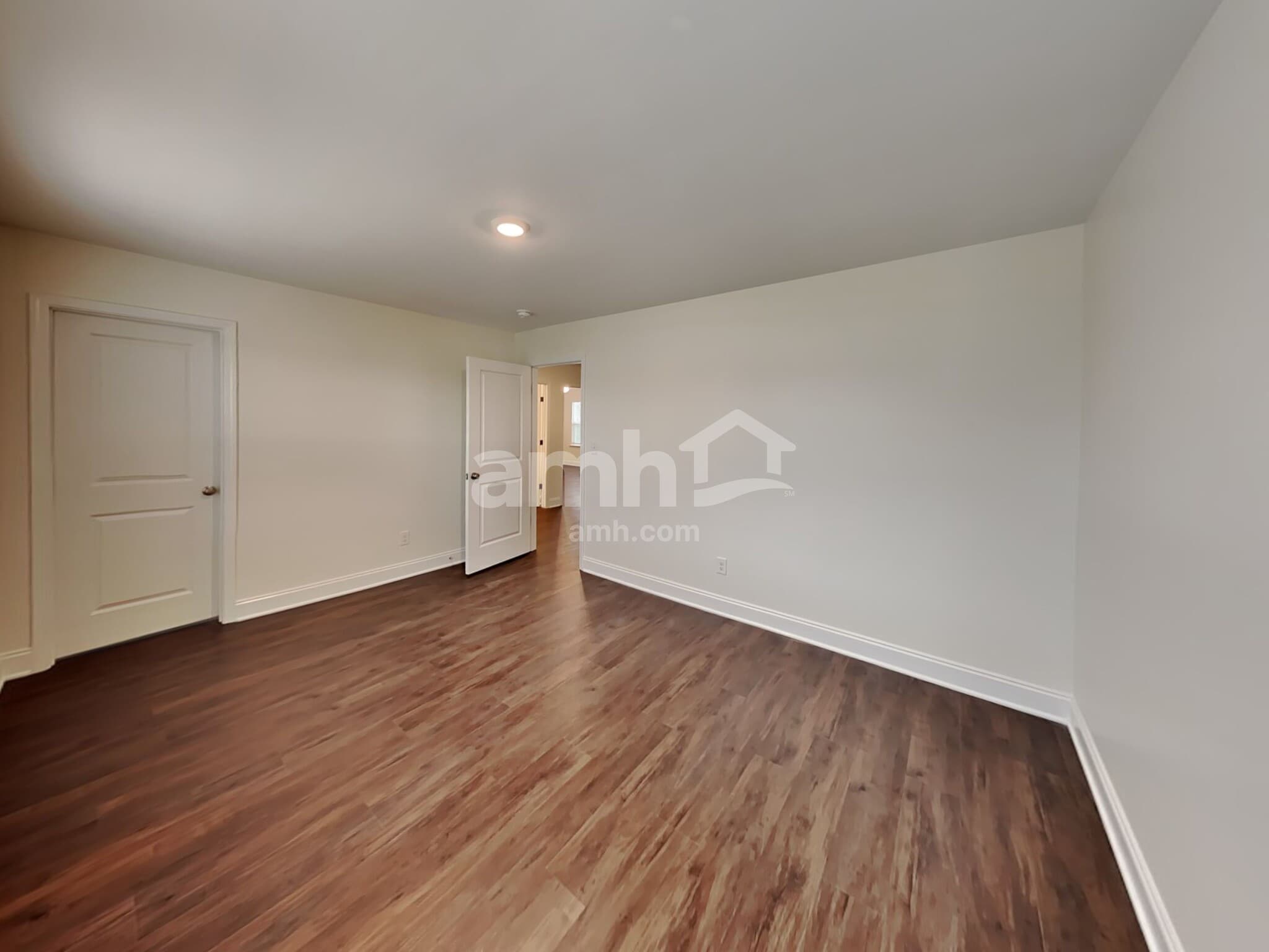 Building Photo - 2104 Williamshire Ln