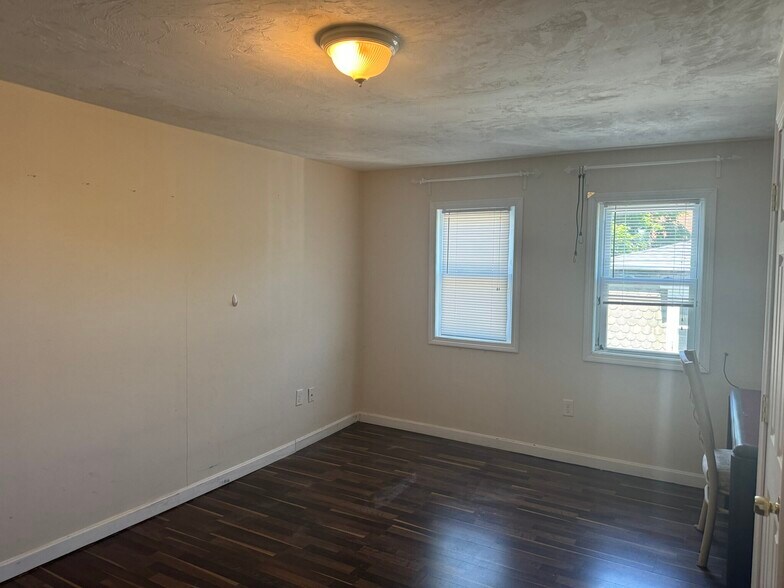 Building Photo - 15 Wachusett St