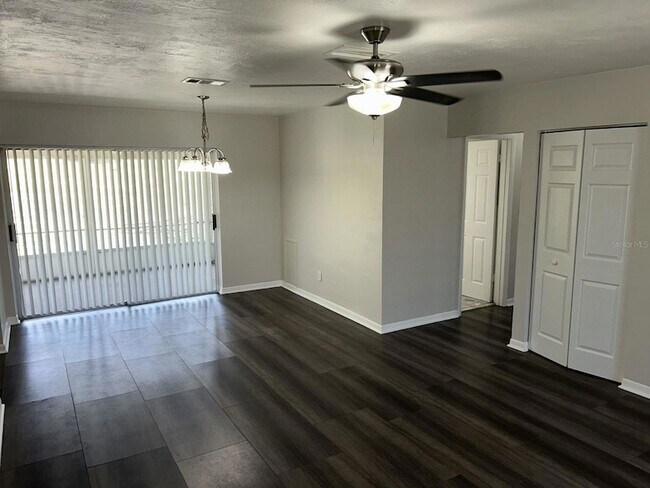 Building Photo - 1241 Pilgrim Rd
