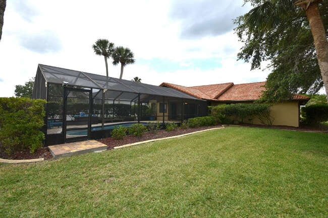 Building Photo - Absolutely adorable 3 bedrooms 2 bath Cana...