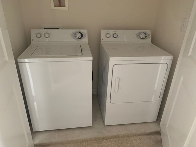 Building Photo - 9122 Vilandry Way