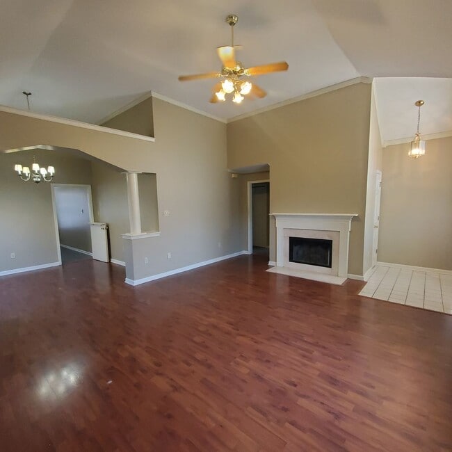 Building Photo - 3 Bedroom 2 Bath in Cordova off near Trinity and Sanga