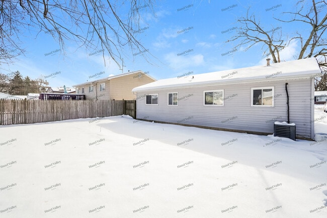 Building Photo - 4906 Refugee Rd