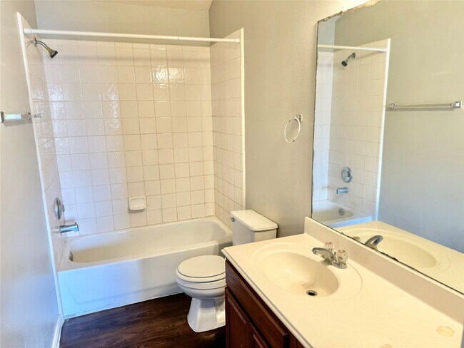 Building Photo - 2911 Silver Shore Ln