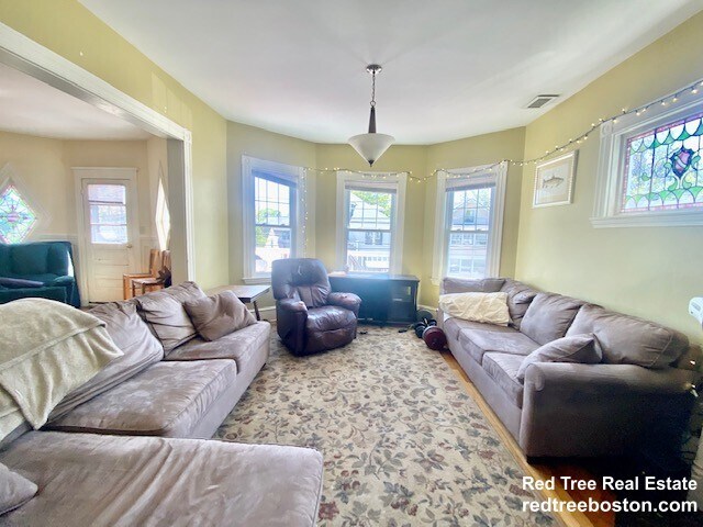 Building Photo - 24 Burton St