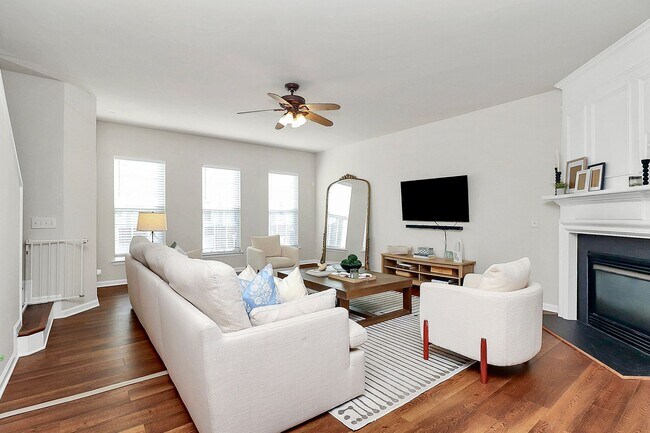 Building Photo - South Park Townhome for Rent!