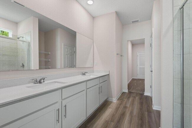 Building Photo - 46 Poplar Dr