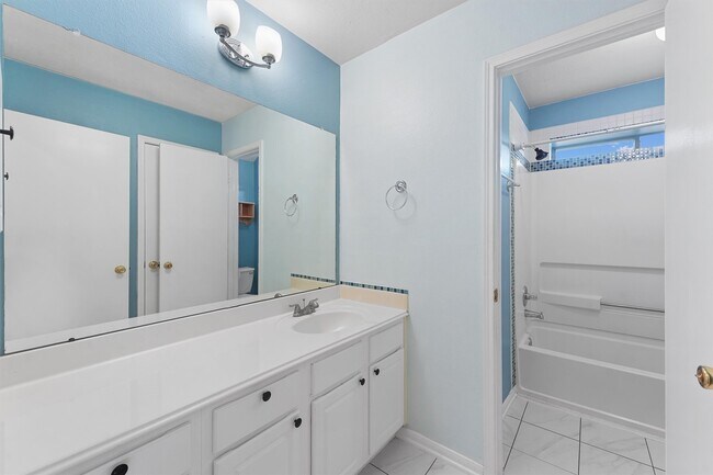 Building Photo - 17206 Stonebridge Trail
