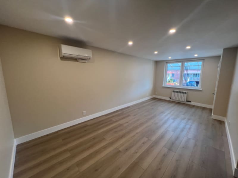 Building Photo - 61-60 69th Ln