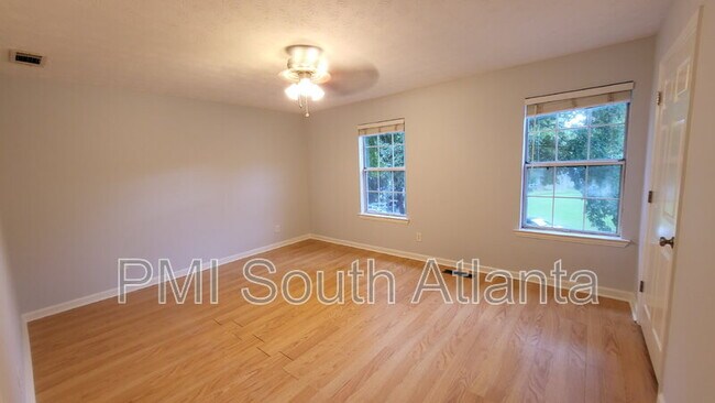 Building Photo - 1070 Huntington Trce SE