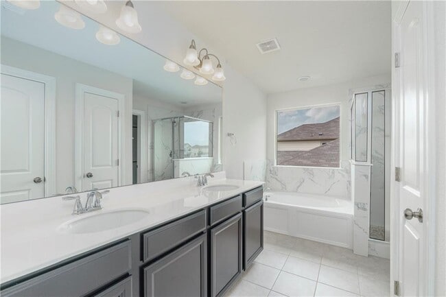 Building Photo - 13908 Eucalyptus Bnd