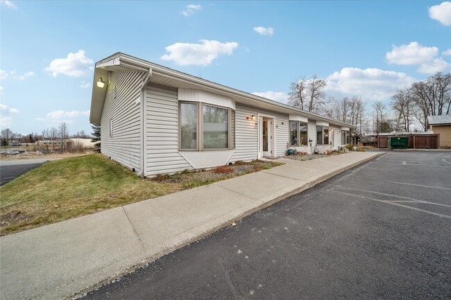 Building Photo - 131 Shady Ln