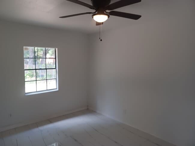 Building Photo - PRICE REDUCED! Newly Remodeled Stunning 4 ...