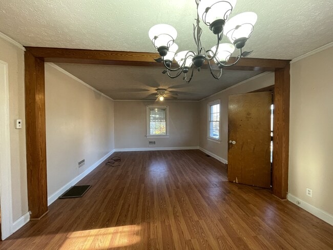 Building Photo - 270 Crescent Ln