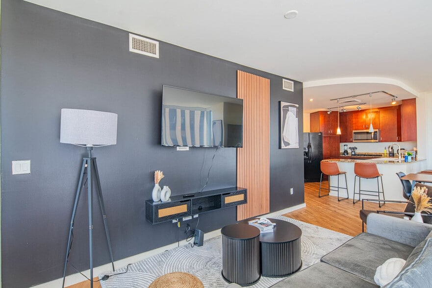 Building Photo - 101 N 1st Ave