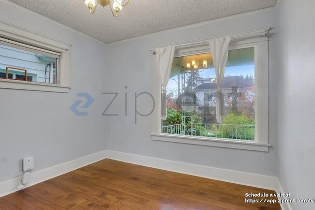 Building Photo - 902 N 77th St