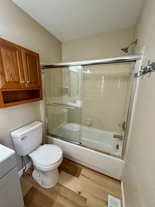 Building Photo - 2 Bedroom +Office in Stratmoor Valley