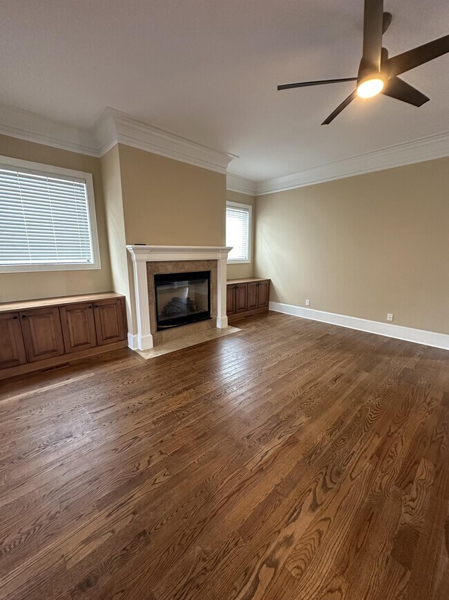 Building Photo - 407 Reserve Way
