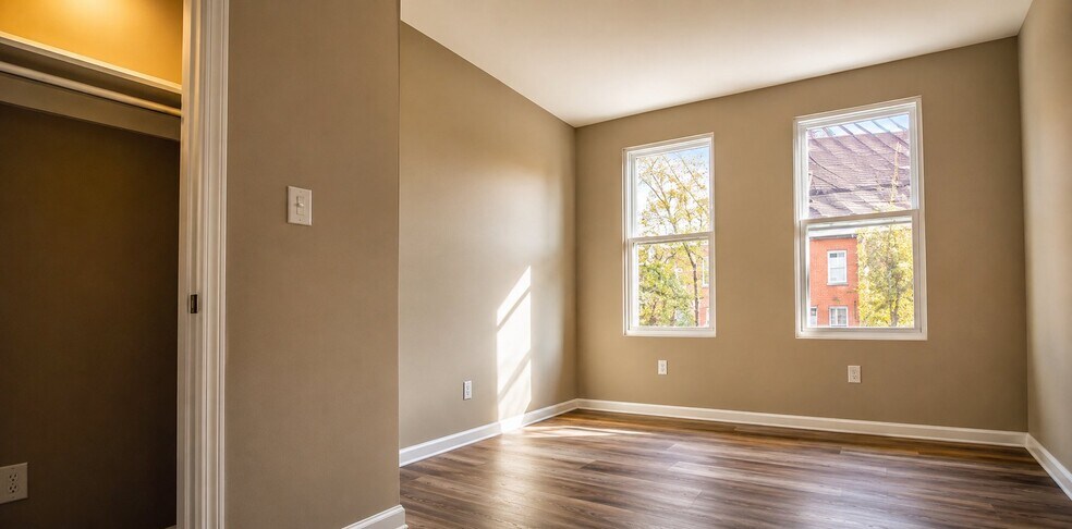 Building Photo - 4056 W Girard Ave