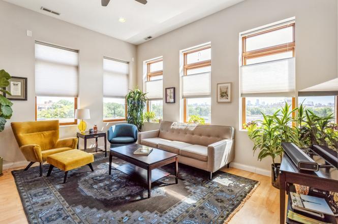 Living Room - 2158 N Damen Ave