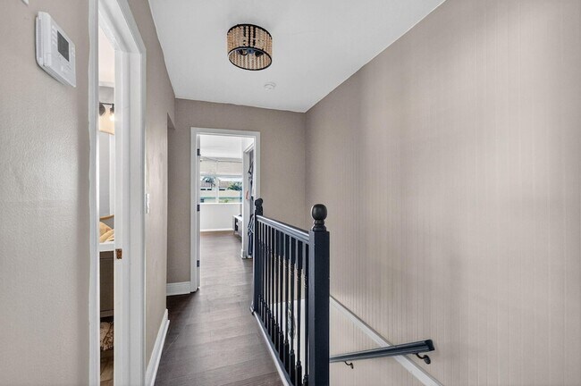 Building Photo - 1531 SE 15th St