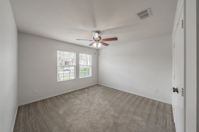 Building Photo - 25% OFF FIRST MONTH'S RENT WITH 12 MONTH LEASE! Lovely 3 bedroom, 2 bath home in Harriet Creek Ra...