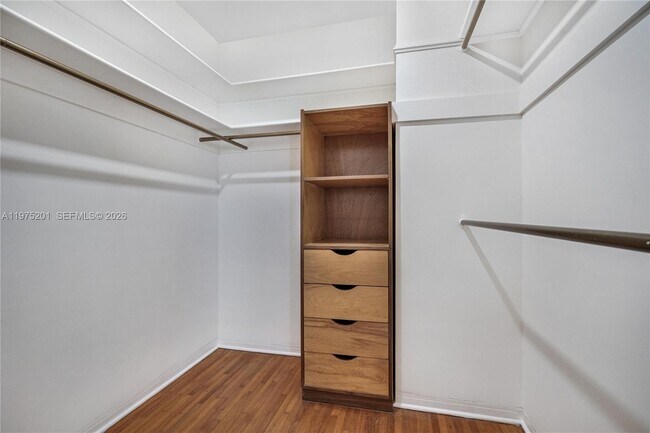 Building Photo - 1235 Algardi Ave