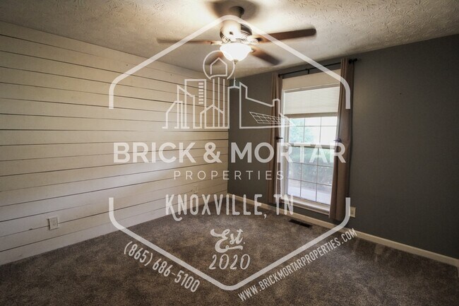 Building Photo - 808 Pioneer Dr