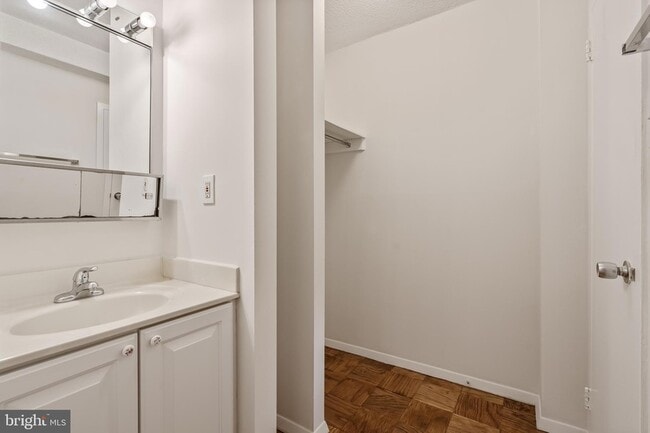 Building Photo - 4515 Willard Ave