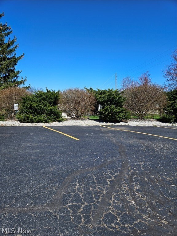 Building Photo - 4660 Darrow Rd
