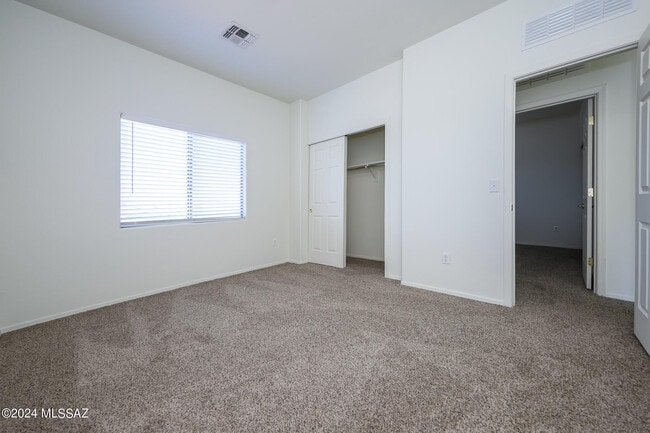 Building Photo - 3510 W Center Mountain Way
