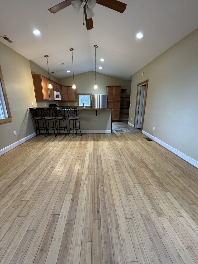Building Photo - 156 Walnut Heights Ln