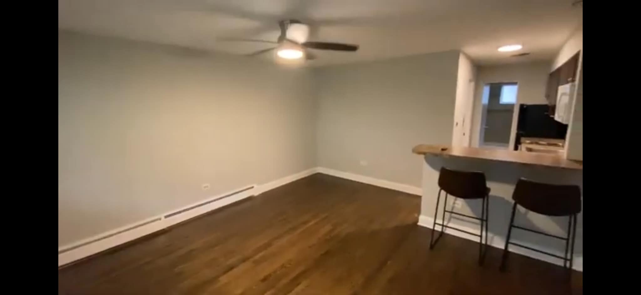 Building Photo - 1735 W Bryn Mawr Ave