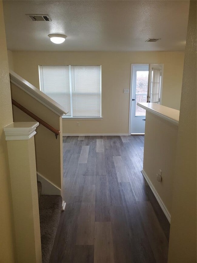 Building Photo - 1020 Christopher Ave