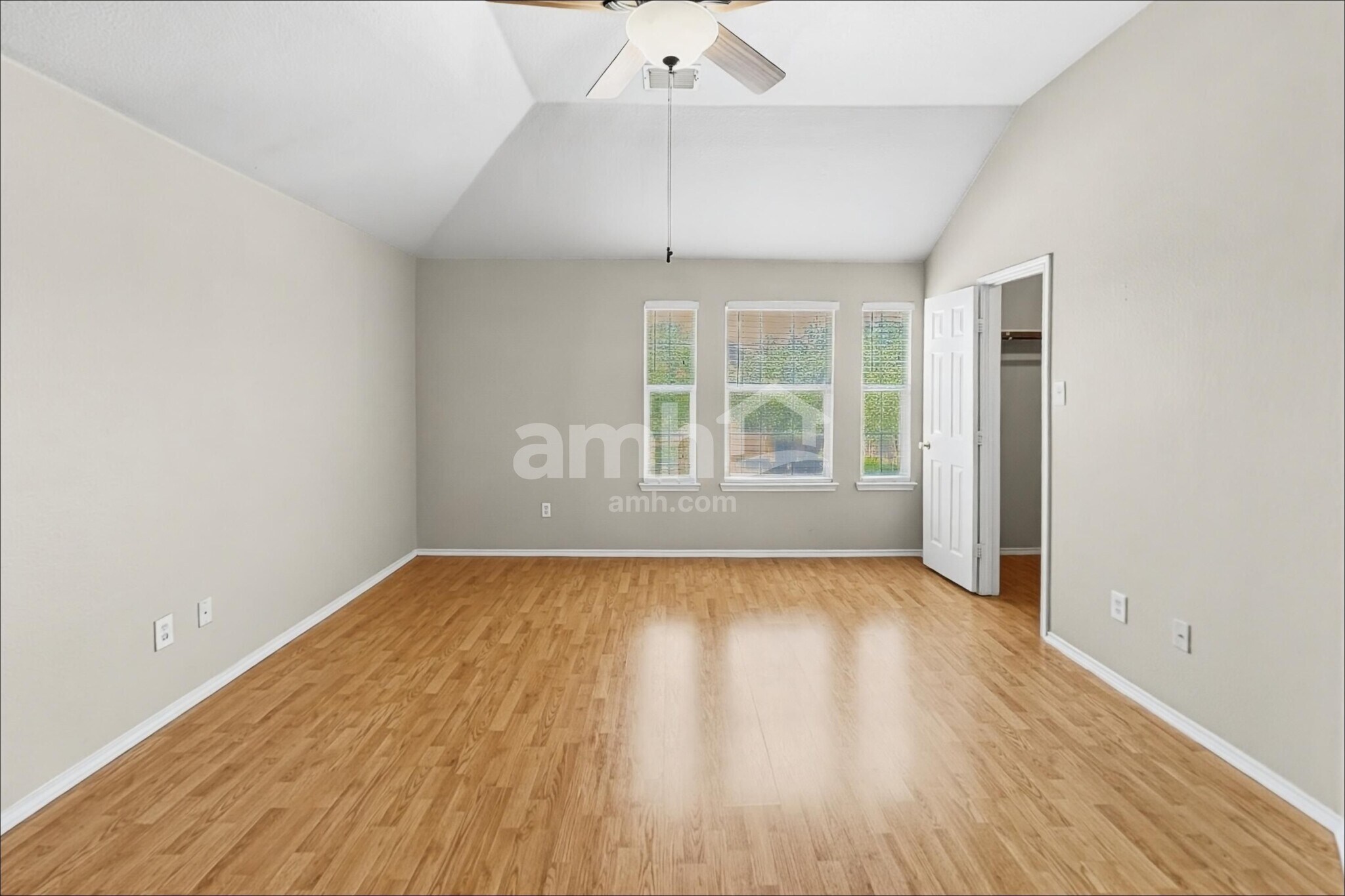 Building Photo - 11500 Gloriosa Dr