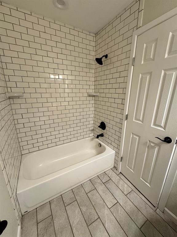 Building Photo - 2006 Ash St