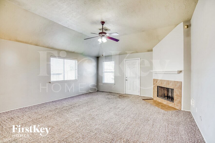 Building Photo - 2410 Hawthorne Brook Ln