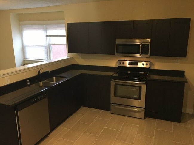 Building Photo - 1445