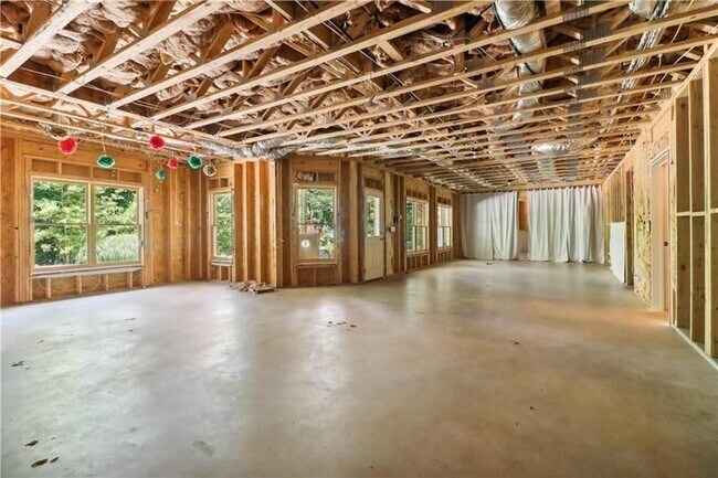 Building Photo - 211 Mount Vernon Hwy