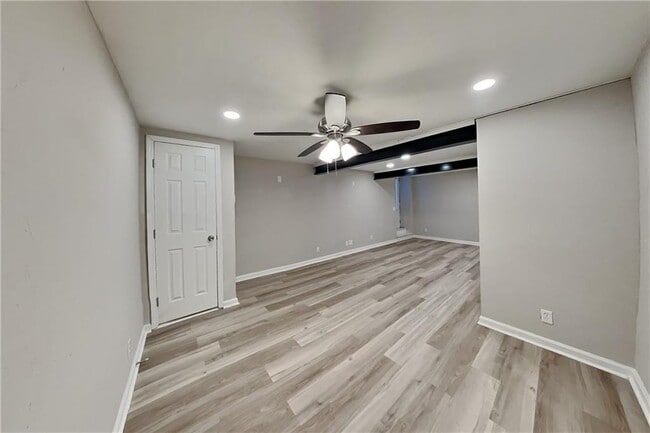 Building Photo - 2981 Sutton Glen