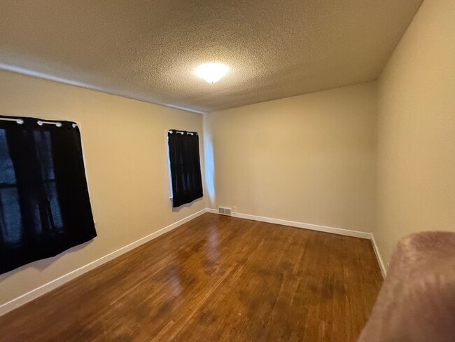 Building Photo - 1402 Lee Ave