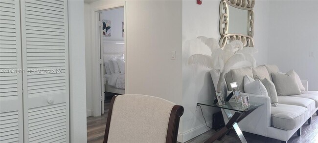 Building Photo - 220 SW 116th Ave