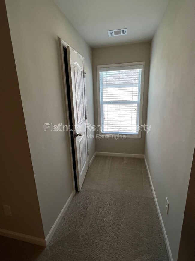 Building Photo - 4770 Leatherstone Way