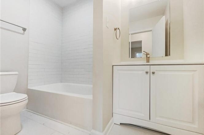 Building Photo - Room in House on Foxcroft Dr