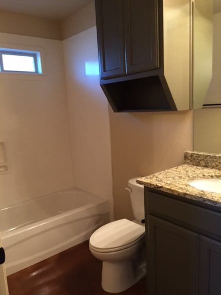 Building Photo - 1106 W 2nd St