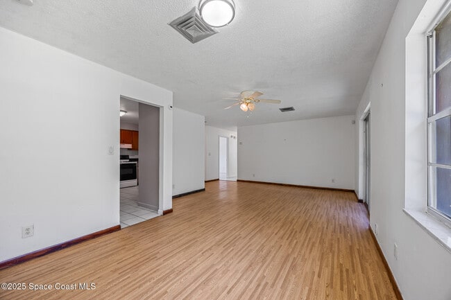 Building Photo - 1411 Prospect St