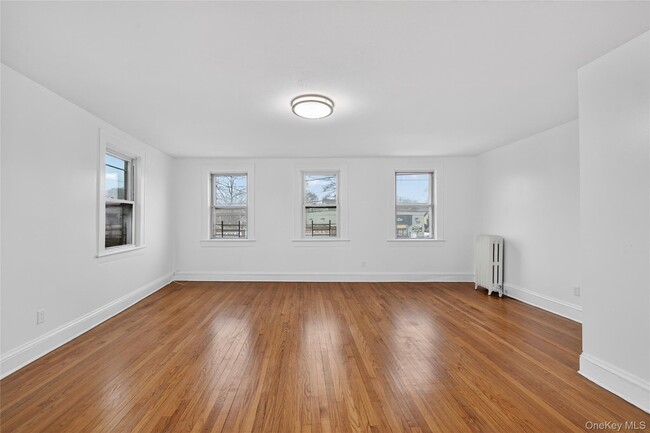 Building Photo - 2092 Grand Ave