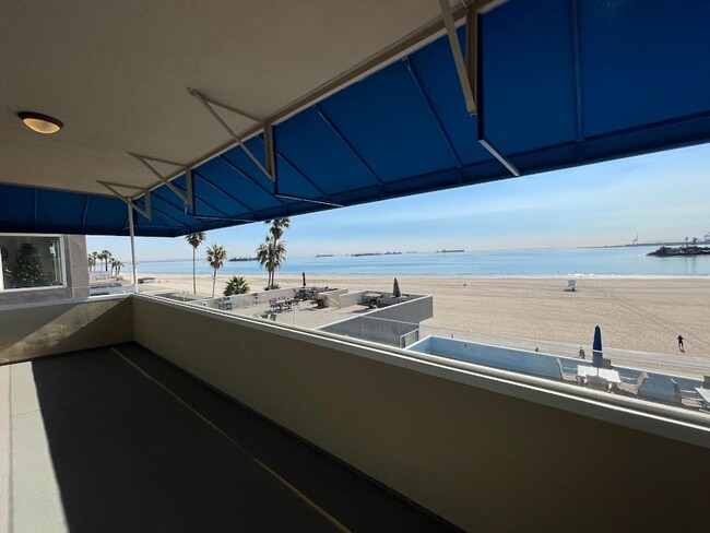 Building Photo - Must See!: Ocean Front 2 bed 2 bath Condo ...